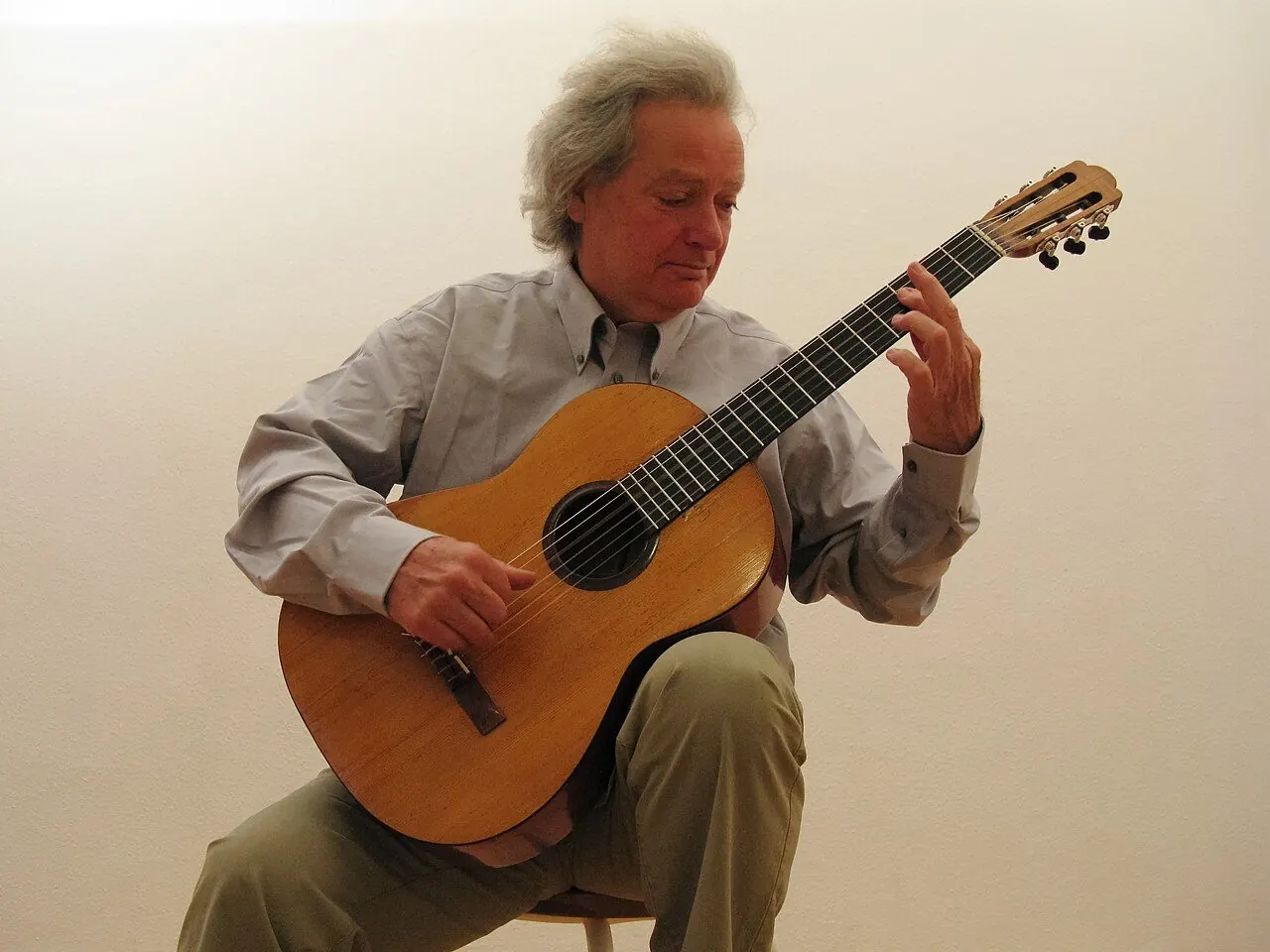 Why a Guitarist Should Learn How To Sight Read